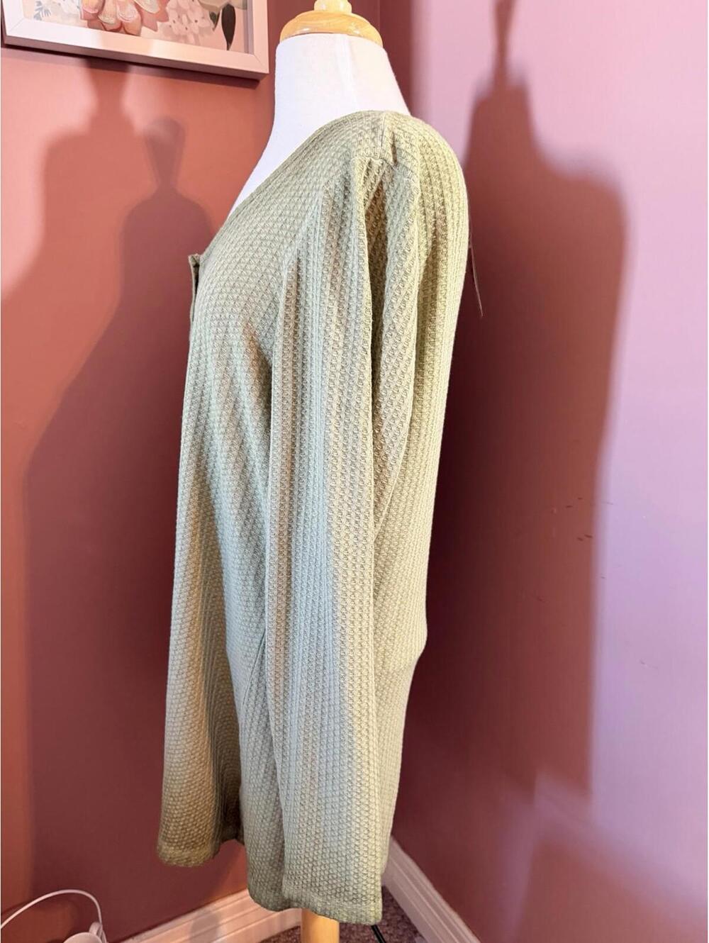 Torrid Waffle Snap Henley Top Womens 2X 18-20 Olive Green Long Sleeve New - Picture 2 of 10